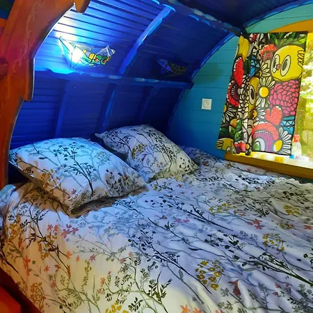 Roulotte La Bohémienne Campeggio Grosbreuil